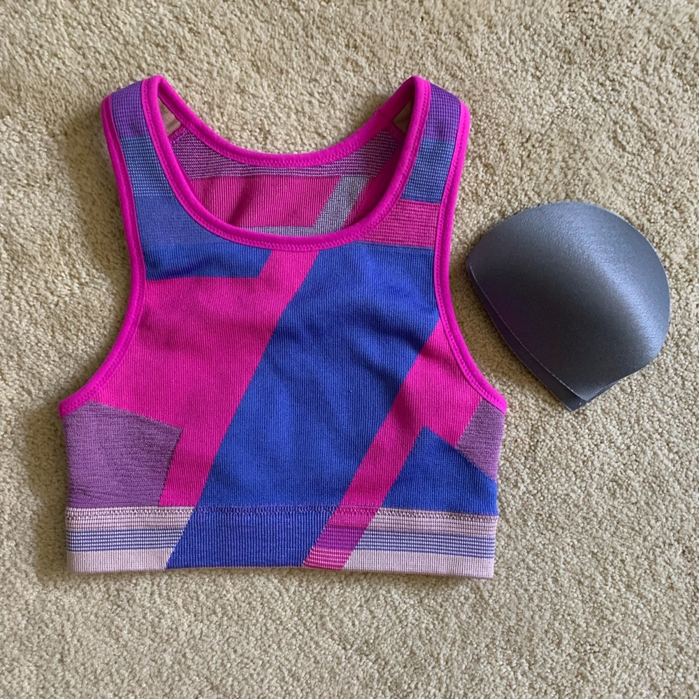 {Nike} EUC! Colorful Geometric Sports Bra